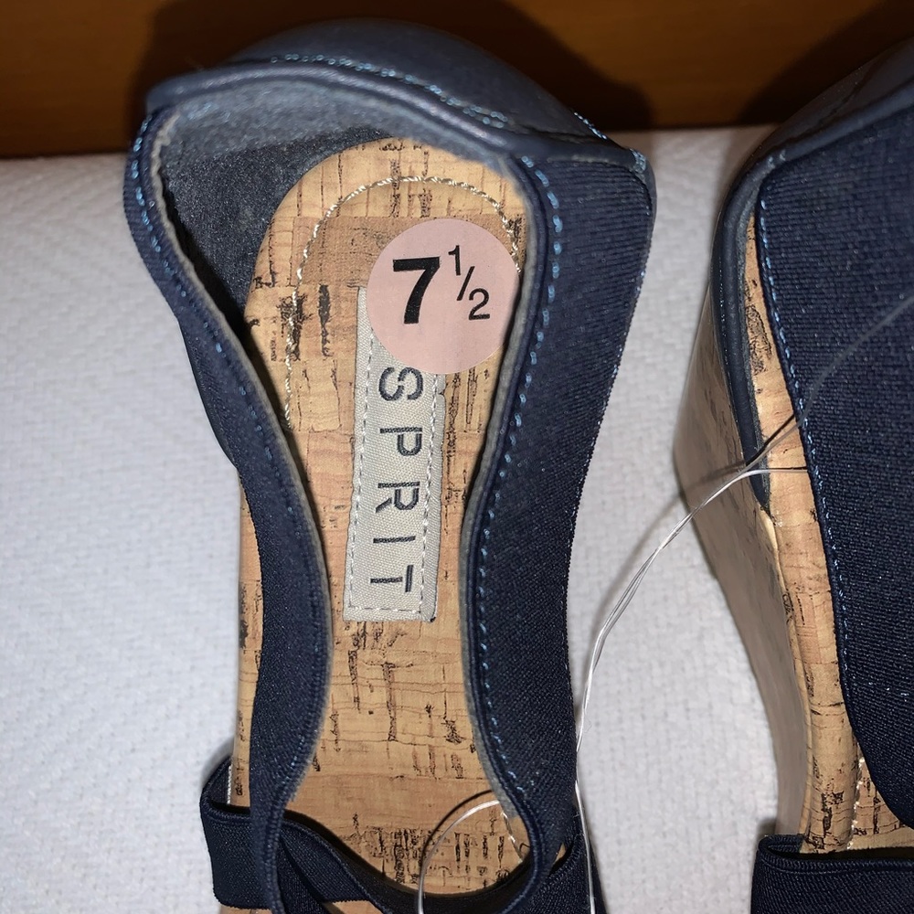 NWT, Esprit Blue Sandals, Size 7.5 - Picture 4 of 7